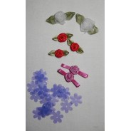 Gerbes blanches miniatures et coeurs de fleurs jaunes pour créations scrapbooking.