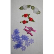 Roses en tissu à coller pour carterie créative et scrapbooking