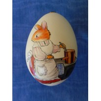 "Souricette en cuisine", oeuf peint à la main 