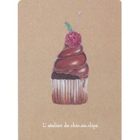 Cupcake chocolat intense, rubis et émeraude, carte postale bijou en pâtisserie